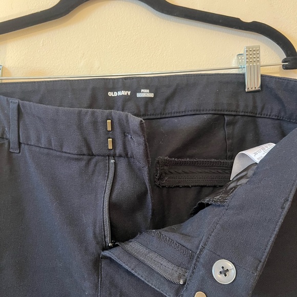 Old Navy Black Pixie Pants – Size 14” - Picture 4 of 5